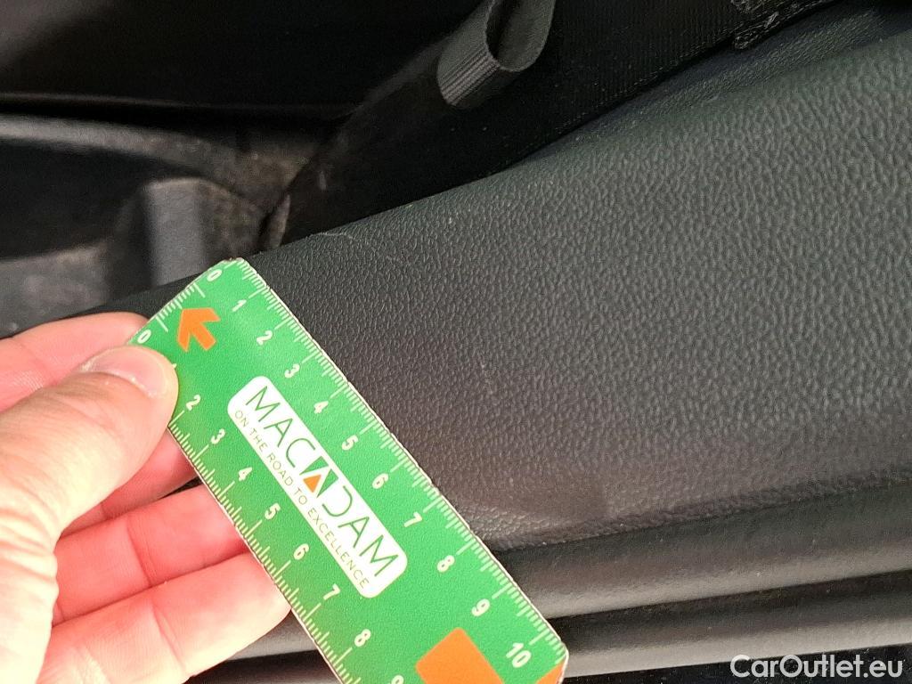  Volkswagen  Tiguan VOLKSWAGEN  / 2020 / 5P / SUV 2.0 TDI 150 DSG7 R-Line #27