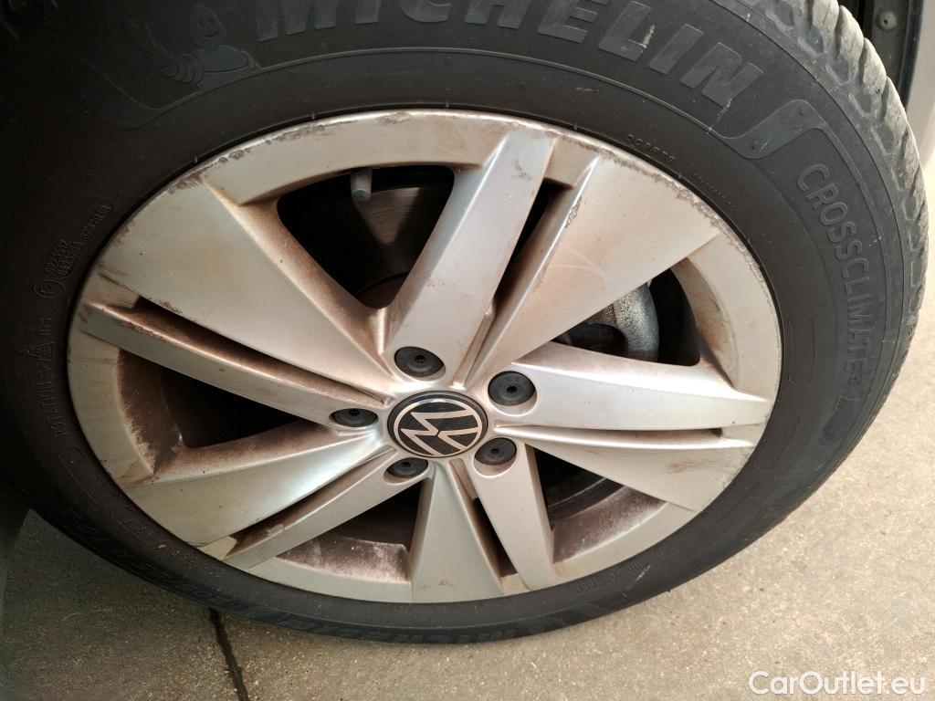  Volkswagen  Golf  VOLKSWAGEN / 2020 / 5P / Berline 1.0 eTSI OPF 110 DSG7 Life Business 1st #6