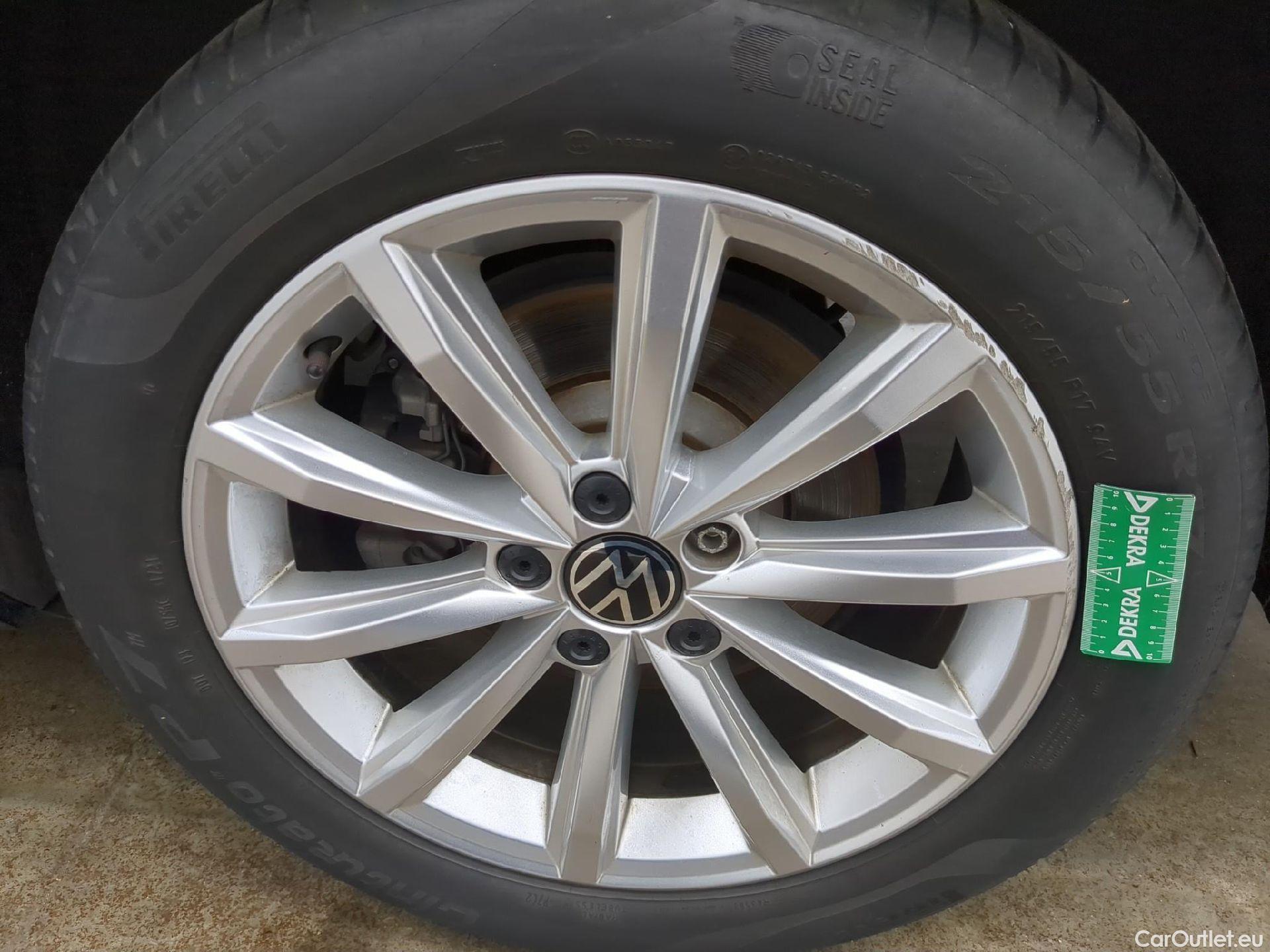  Volkswagen  Passat VOLKSWAGEN  SW / 2019 / 5P / Break 2.0 TDI 150 SCR DSG7 SW LOUNGE #4