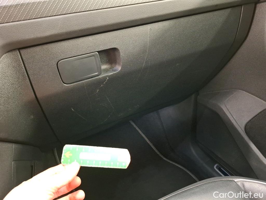  Volkswagen  Tiguan VOLKSWAGEN  / 2020 / 5P / SUV 2.0 TDI 150 DSG7 R-Line #20