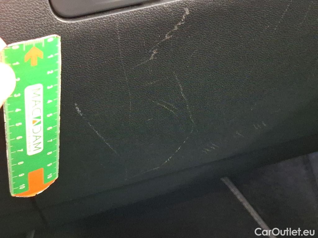  Volkswagen  Tiguan VOLKSWAGEN  / 2020 / 5P / SUV 2.0 TDI 150 DSG7 R-Line #21