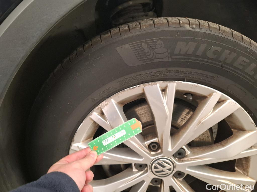  Volkswagen  Tiguan VOLKSWAGEN  5p SUV 2.0 TDI 150 BVM6 Confortline Business #3