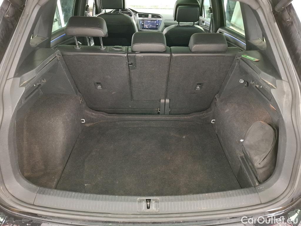  Volkswagen  Tiguan VOLKSWAGEN  / 2020 / 5P / SUV 2.0 TDI 150 DSG7 R-Line #16