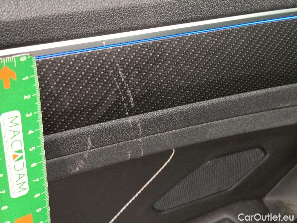  Volkswagen  Tiguan VOLKSWAGEN  / 2020 / 5P / SUV 2.0 TDI 150 DSG7 R-Line #24