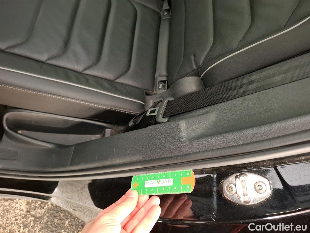  Volkswagen  Tiguan VOLKSWAGEN  / 2020 / 5P / SUV 2.0 TDI 150 DSG7 R-Line #25