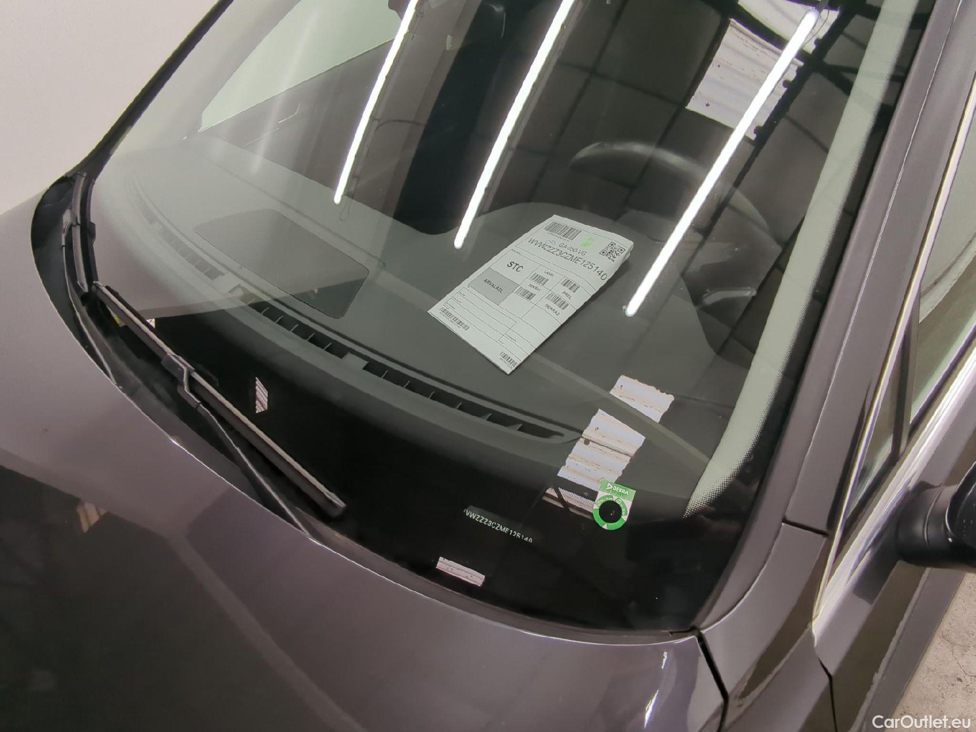  Volkswagen  Passat VOLKSWAGEN  SW / 2019 / 5P / Break 2.0 TDI 150 SCR DSG7 SW LOUNGE #11