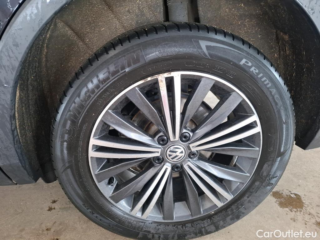  Volkswagen  Tiguan VOLKSWAGEN  Allspace / 2017 / 5P / SUV 2.0 TDI 150 DSG7 Carat Exclusive #4