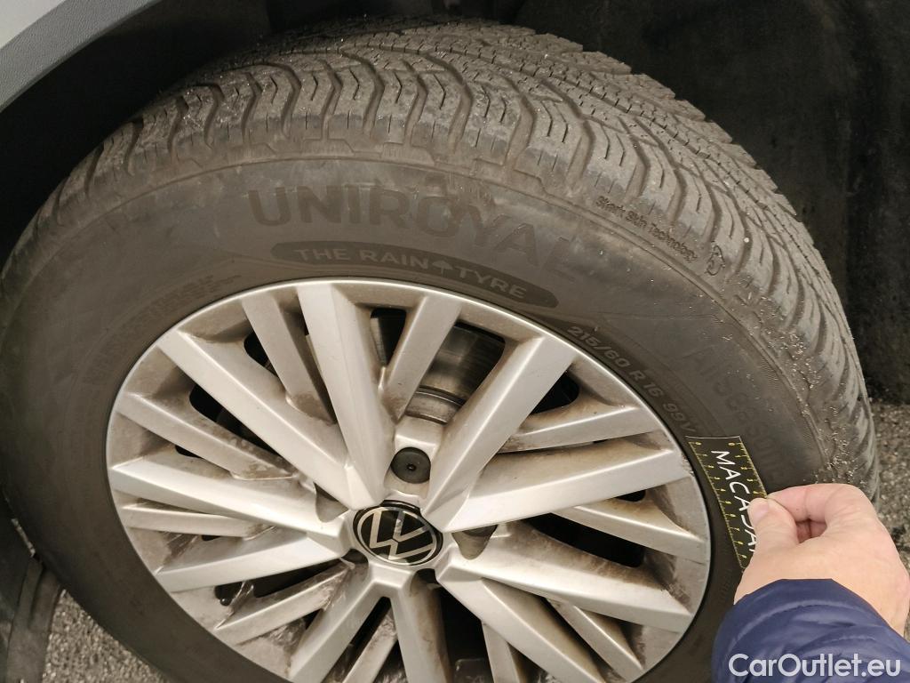  Volkswagen  T-ROC VOLKSWAGEN  / 2017 / 5P / SUV 2.0 TDI 115 LOUNGE BUS #3