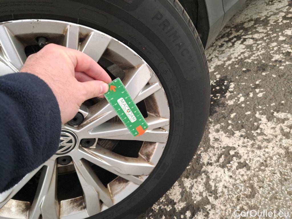  Volkswagen  Tiguan VOLKSWAGEN  5p SUV 2.0 TDI 150 BVM6 Confortline Business #4