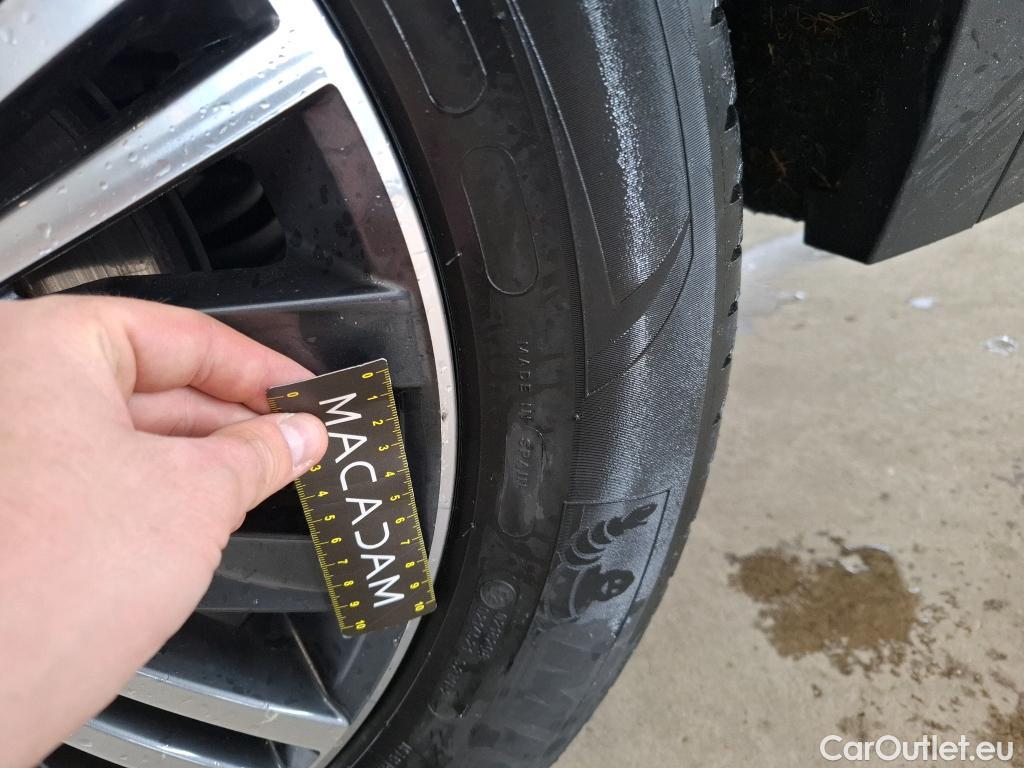  Volkswagen  Tiguan VOLKSWAGEN  Allspace / 2017 / 5P / SUV 2.0 TDI 150 DSG7 Carat Exclusive #9