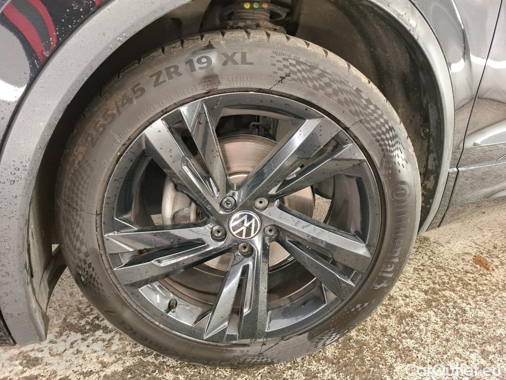  Volkswagen  Tiguan VOLKSWAGEN  / 2020 / 5P / SUV 2.0 TDI 150 DSG7 R-Line #31