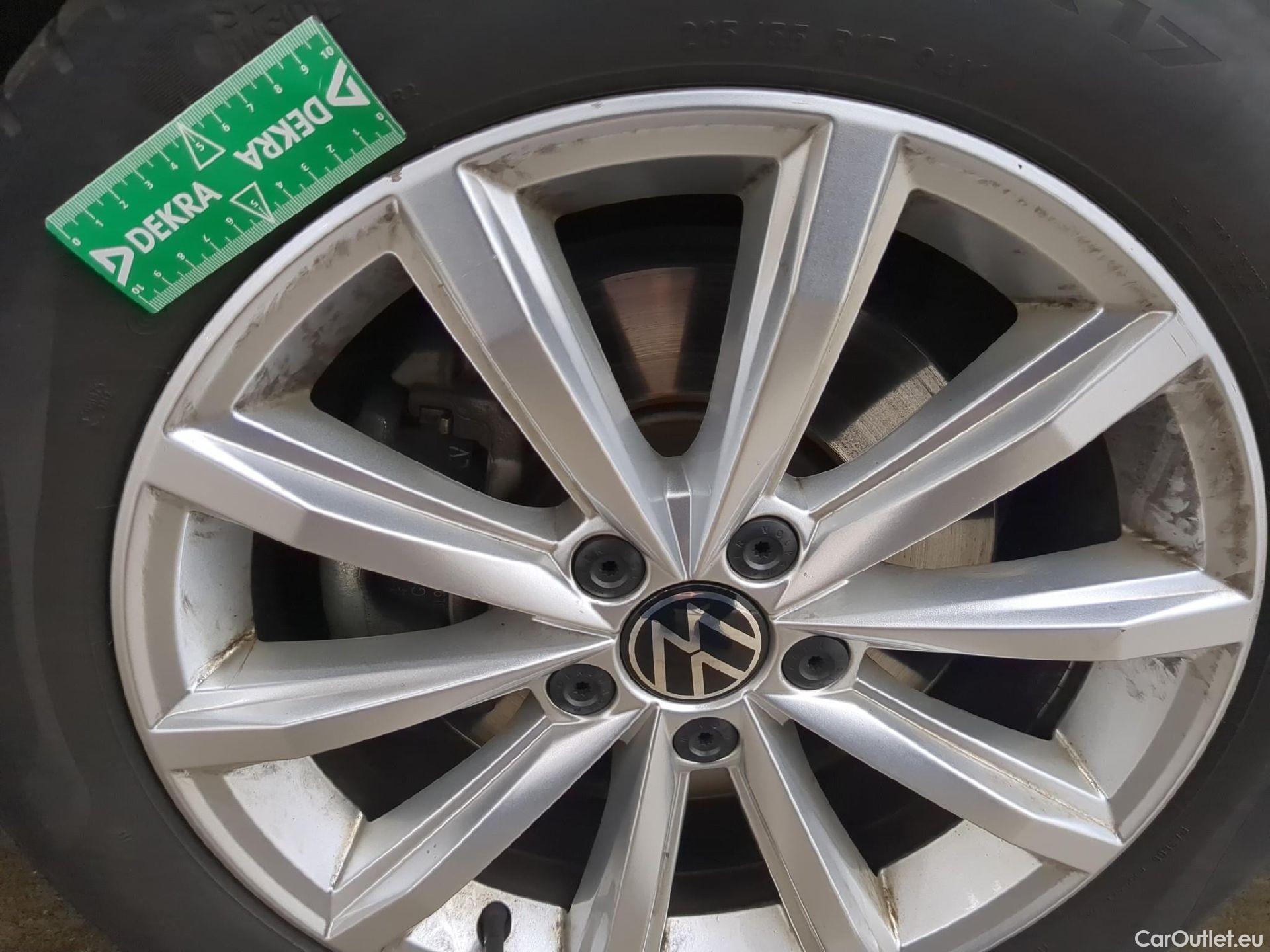  Volkswagen  Passat VOLKSWAGEN  SW / 2019 / 5P / Break 2.0 TDI 150 SCR DSG7 SW LOUNGE #2