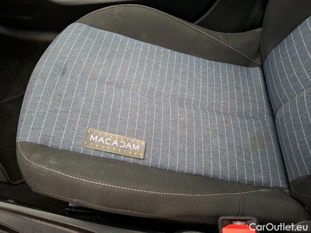  Peugeot  208  Premium 1.5 HDi 100CV BVM6 E6d #36