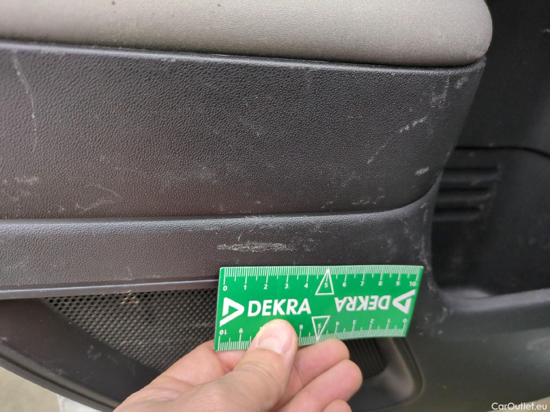  Citroen  C4 Cactus  Feel Nav Société 1.5 BlueHDI 120CV BVA6 E6dT #40