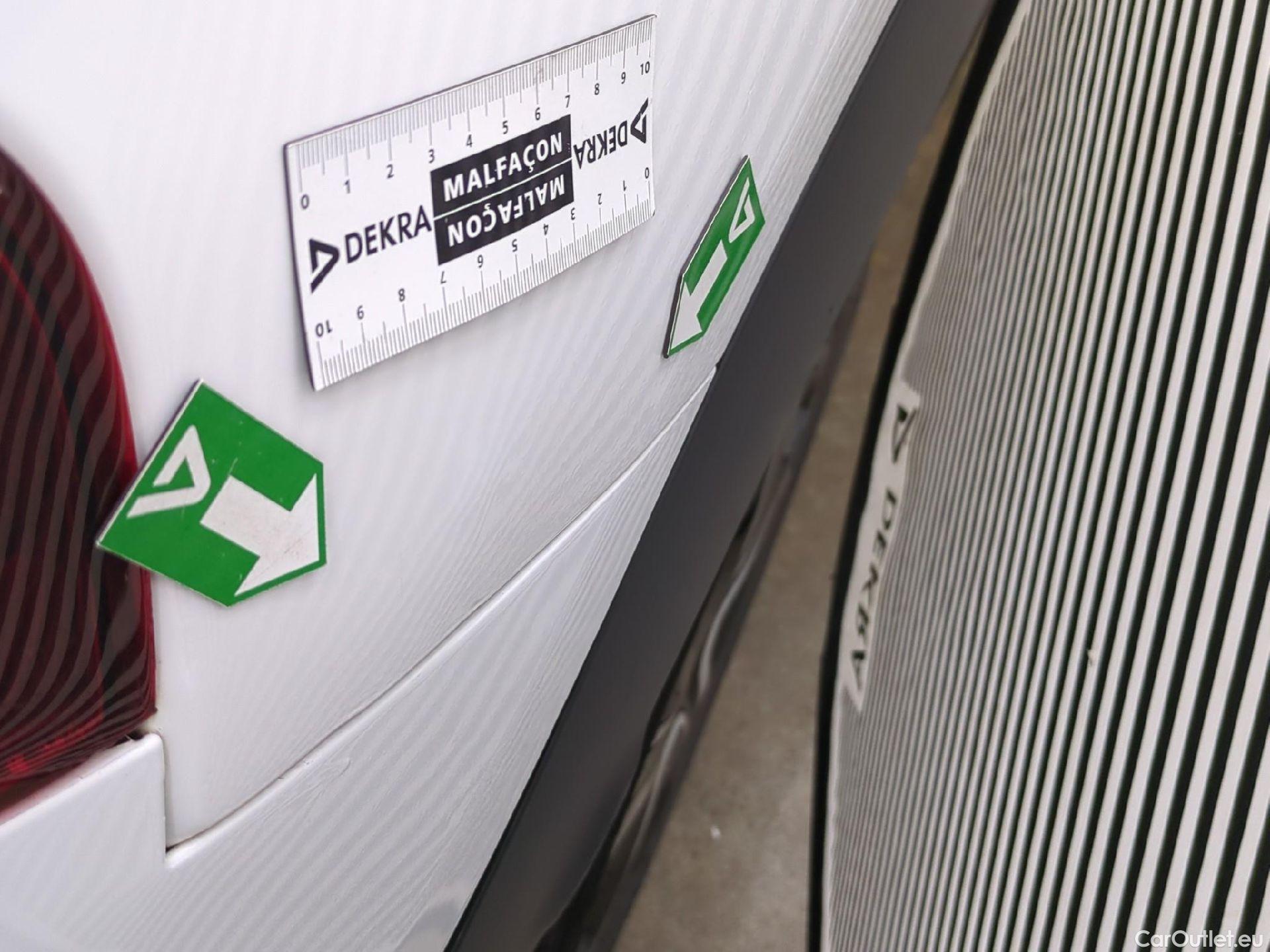  Citroen  C4 Cactus  Feel Nav Société 1.5 BlueHDI 120CV BVA6 E6dT #56