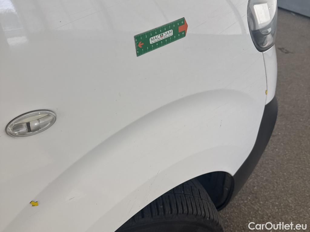  Opel  Vivaro OPEL  / 2019 / 4P / Fourgon tôlé 1.5 Diesel 120 L2 PACK BUSINESS #37