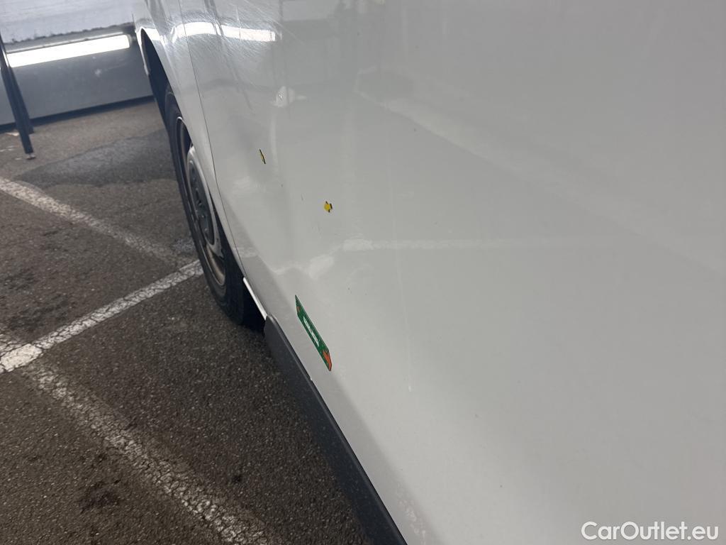  Opel  Vivaro OPEL  / 2019 / 4P / Fourgon tôlé 1.5 Diesel 120 L2 PACK BUSINESS #13