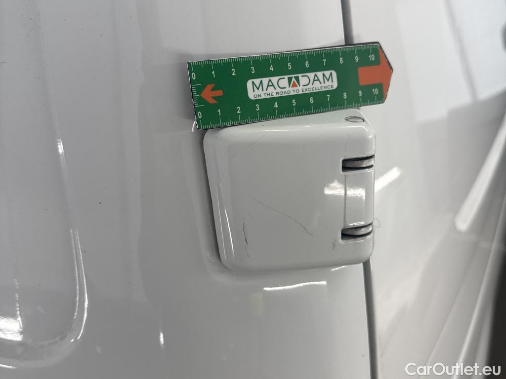  Opel  Vivaro OPEL  / 2019 / 4P / Fourgon tôlé 1.5 Diesel 120 L2 PACK BUSINESS #42