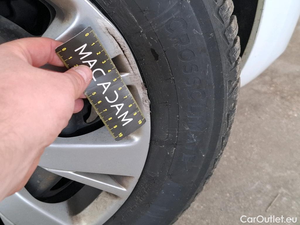  Peugeot  208  Affaire Premium Pack 1.5 HDi 100CV BVM5 E6dT #33