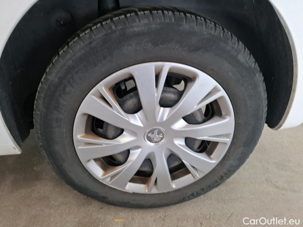  Peugeot  208  Affaire Premium Pack 1.5 HDi 100CV BVM5 E6dT #29