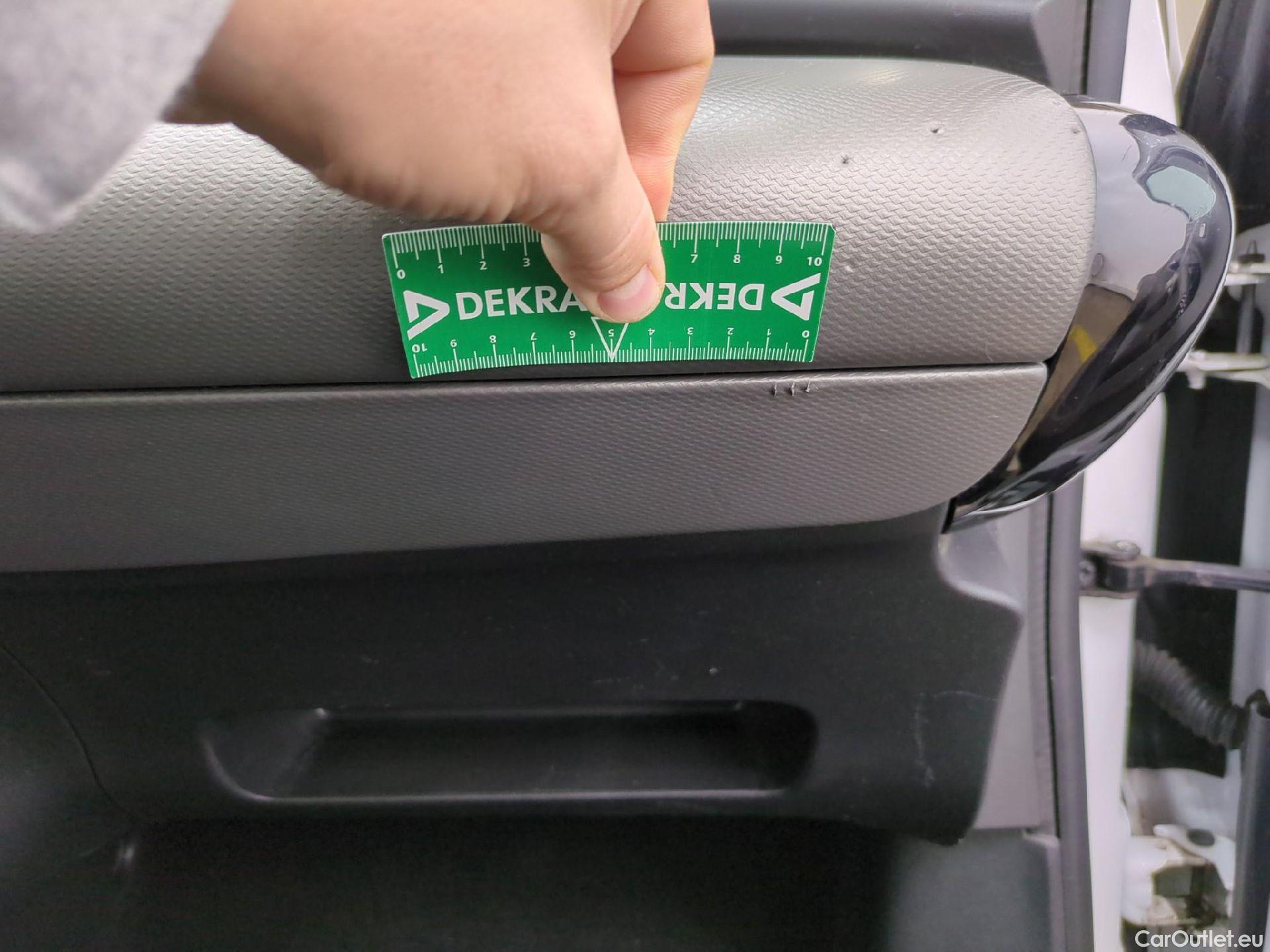  Citroen  C4 Cactus  Feel Nav Société 1.5 BlueHDI 120CV BVA6 E6dT #19