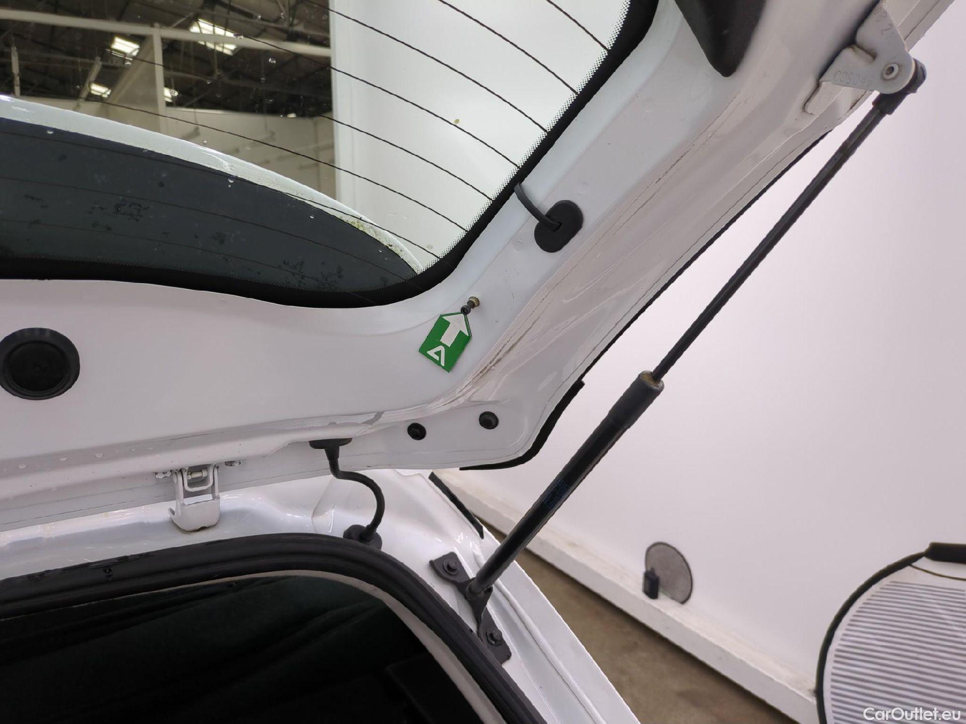  Citroen  C4 Cactus  Feel Nav Société 1.5 BlueHDI 120CV BVA6 E6dT #44