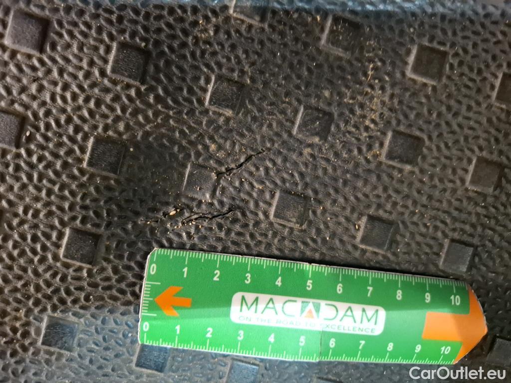  Volkswagen  Transporter VOLKSWAGEN  / 2019 / 4P / Fourgon tôlé 2.0 TDi 110 L1H1 Business #26