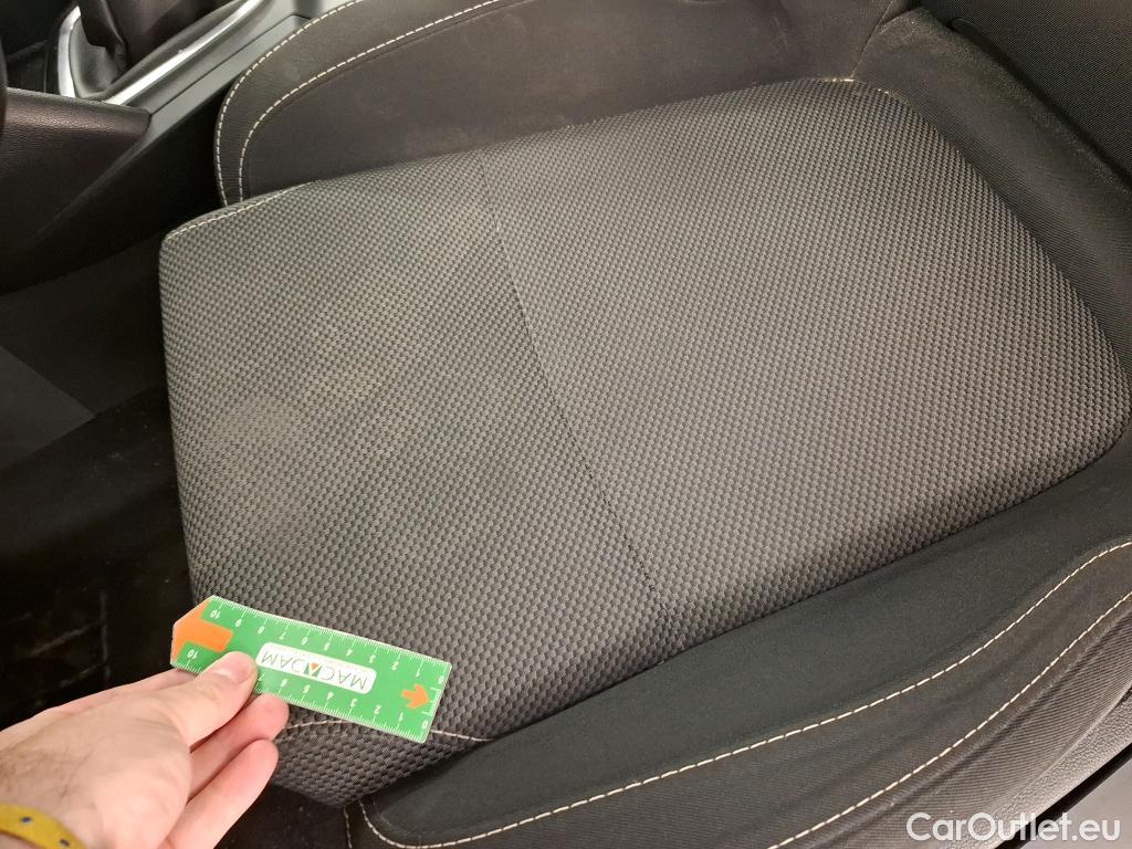  Renault  Megane  IV Berline 5pt. Société Air Nav 1.5 dCi 90CV BVM6 E6 #36