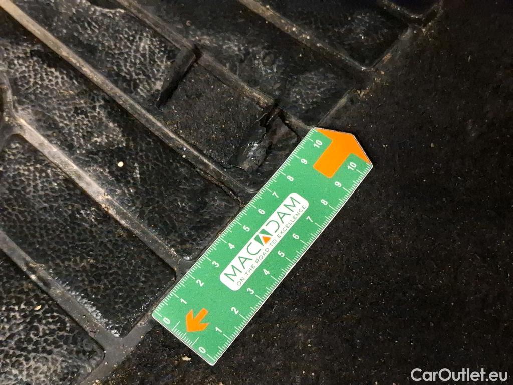  Renault  Megane  IV Berline 5pt. Société Air Nav 1.5 dCi 90CV BVM6 E6 #28