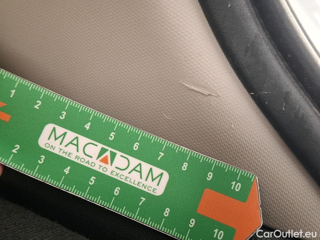  Renault  Megane  IV Berline 5pt. Société Air Nav 1.5 dCi 90CV BVM6 E6 #33