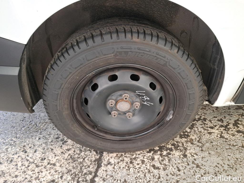  Renault  Trafic  / 2019 / 4P / Fourgon tole NV CA GCF L1H1 1200 dCi 120 S&S 6 PLACES #21