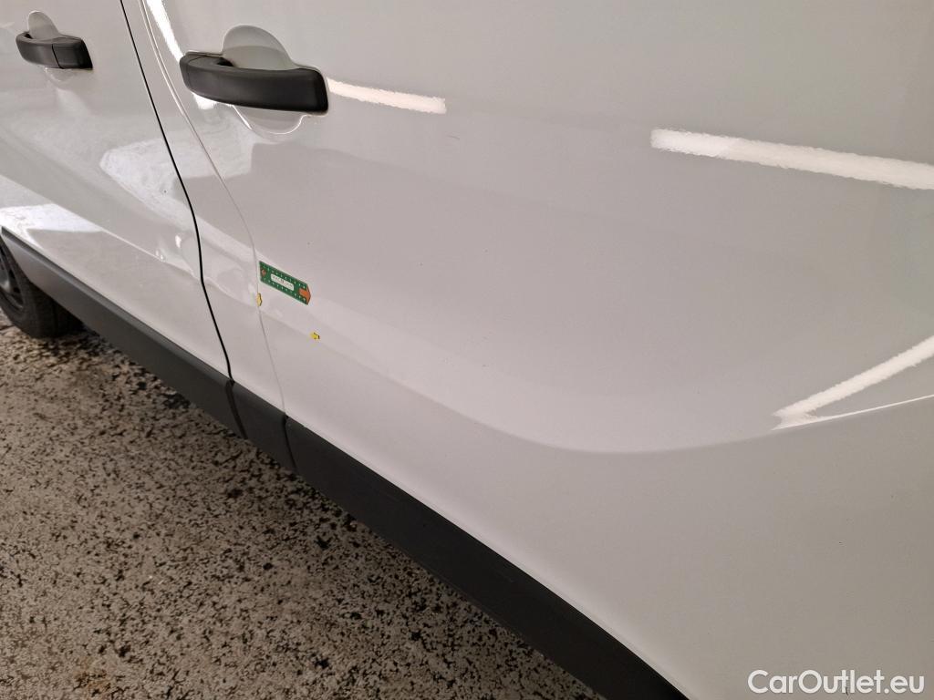  Renault  Trafic  / 2019 / 4P / Fourgon tole NV CA GCF L1H1 1200 dCi 120 S&S 6 PLACES #8