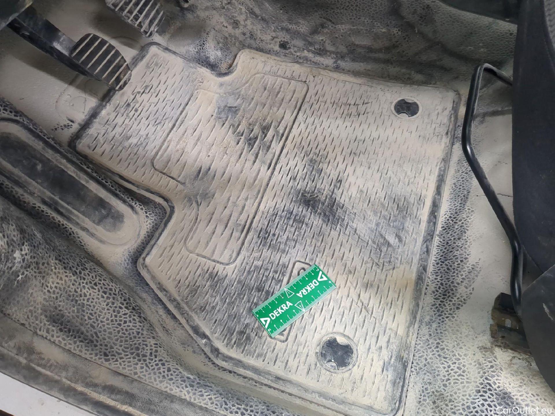  Renault  Kangoo  Express Extra (Série Spéciale) 1.5 dCi 90CV BVM5 E6 #4