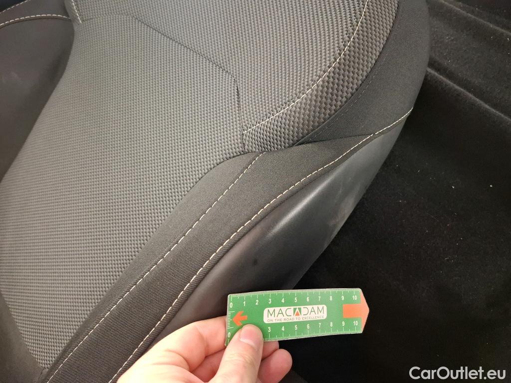  Renault  Megane  IV Berline 5pt. Société Air Nav 1.5 dCi 90CV BVM6 E6 #38