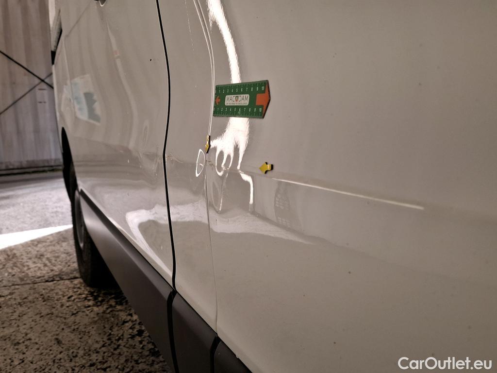  Renault  Trafic  / 2019 / 4P / Fourgon tole NV CA GCF L1H1 1200 dCi 120 S&S 6 PLACES #9