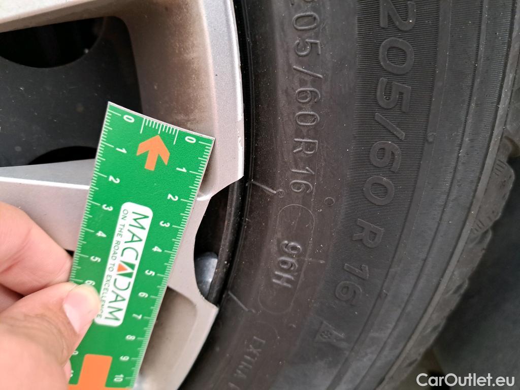  Toyota  Proace TOYOTA  City / 2019 / 4P / Fourgonnette 1.5 Medium 100 D-4D Business #15