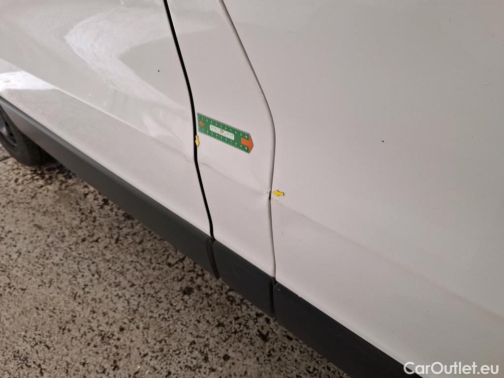  Renault  Trafic  / 2019 / 4P / Fourgon tole NV CA GCF L1H1 1200 dCi 120 S&S 6 PLACES #19