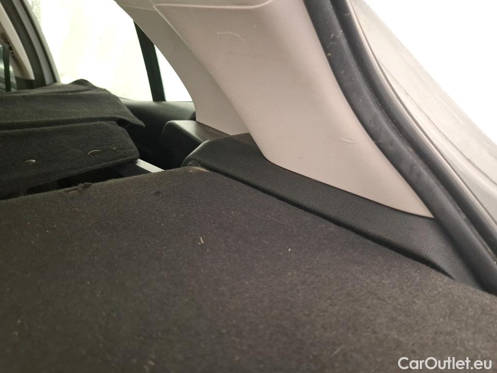  Renault  Megane  IV Berline 5pt. Société Air Nav 1.5 dCi 90CV BVM6 E6 #31