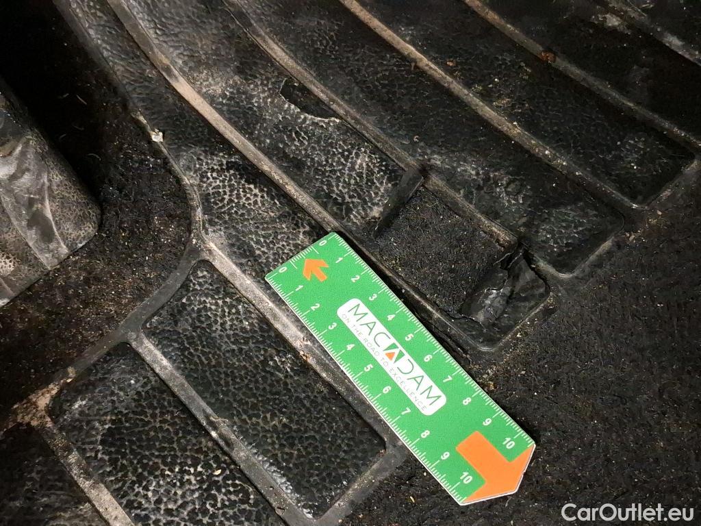  Renault  Megane  IV Berline 5pt. Société Air Nav 1.5 dCi 90CV BVM6 E6 #27