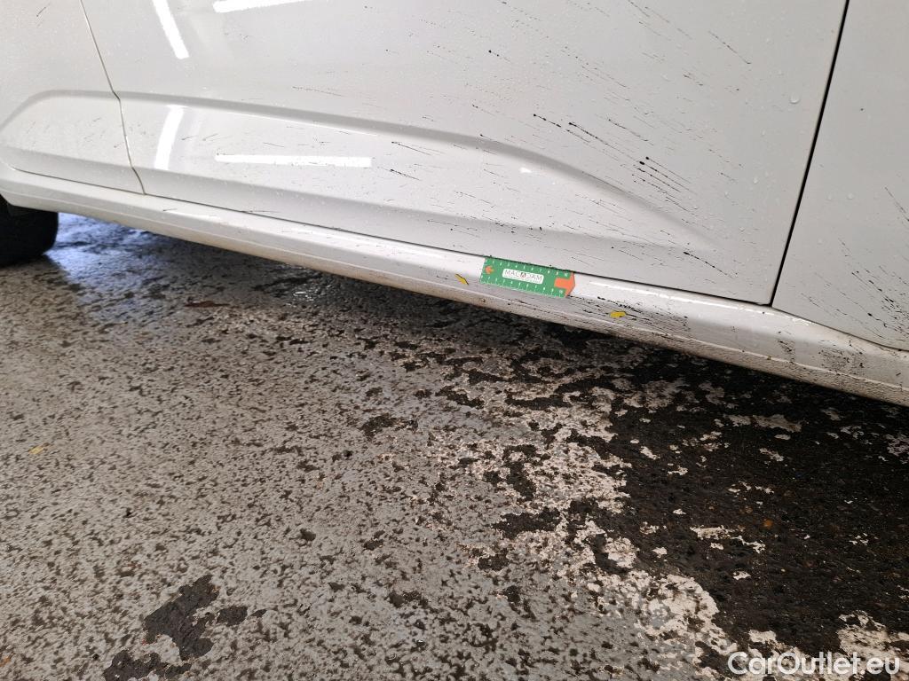  Renault  Megane  IV Berline 5pt. Société Air Nav 1.5 dCi 90CV BVM6 E6 #17