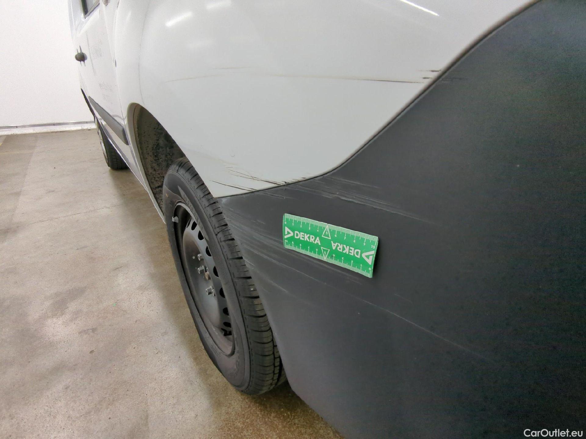  Renault  Kangoo  Express Extra (Série Spéciale) 1.5 dCi 90CV BVM5 E6 #40