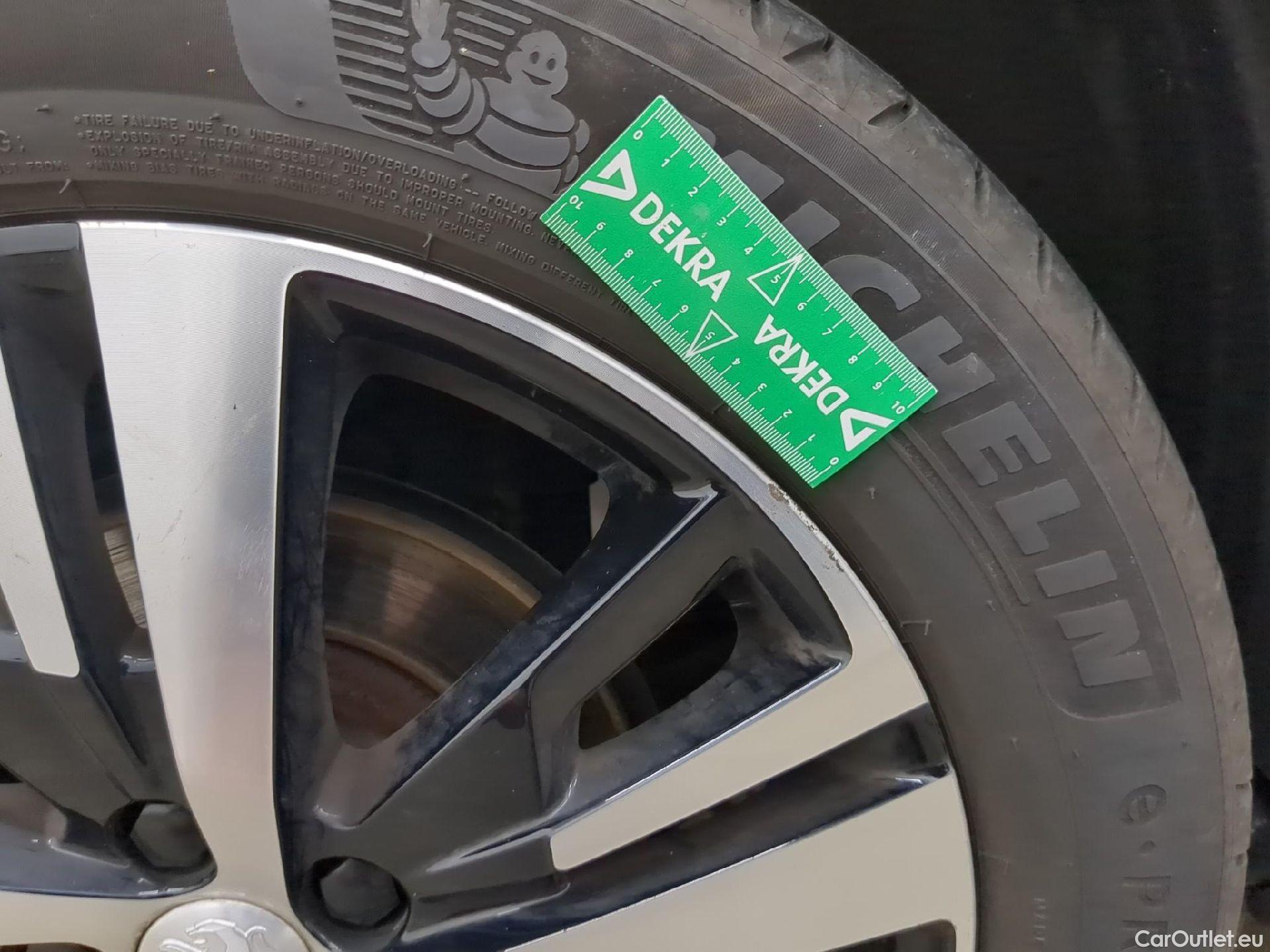  Peugeot  5008  GT 1.2 PureTech 130CV BVA8 7 Sieges E6d #3