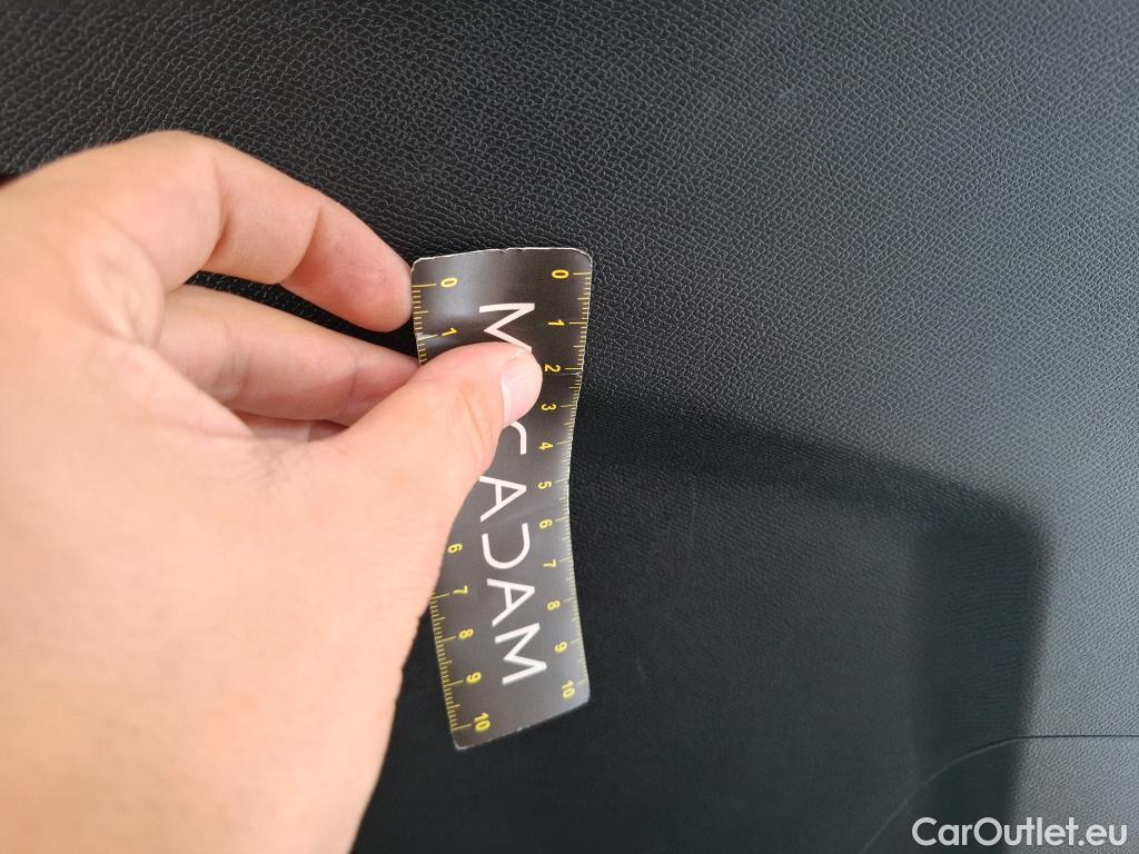  Peugeot  3008 PEUGEOT  / 2016 / 5P / SUV Hybrid 225 e-EAT8 GT #16