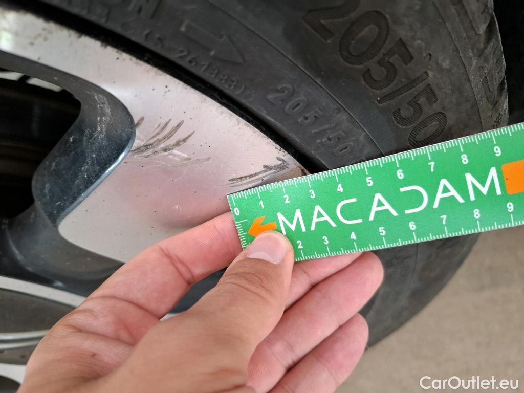  Citroen  C4 Cactus CITROEN  / 2017 / 5P / Berline PureTech 130 S&S EAT6 Shine #23