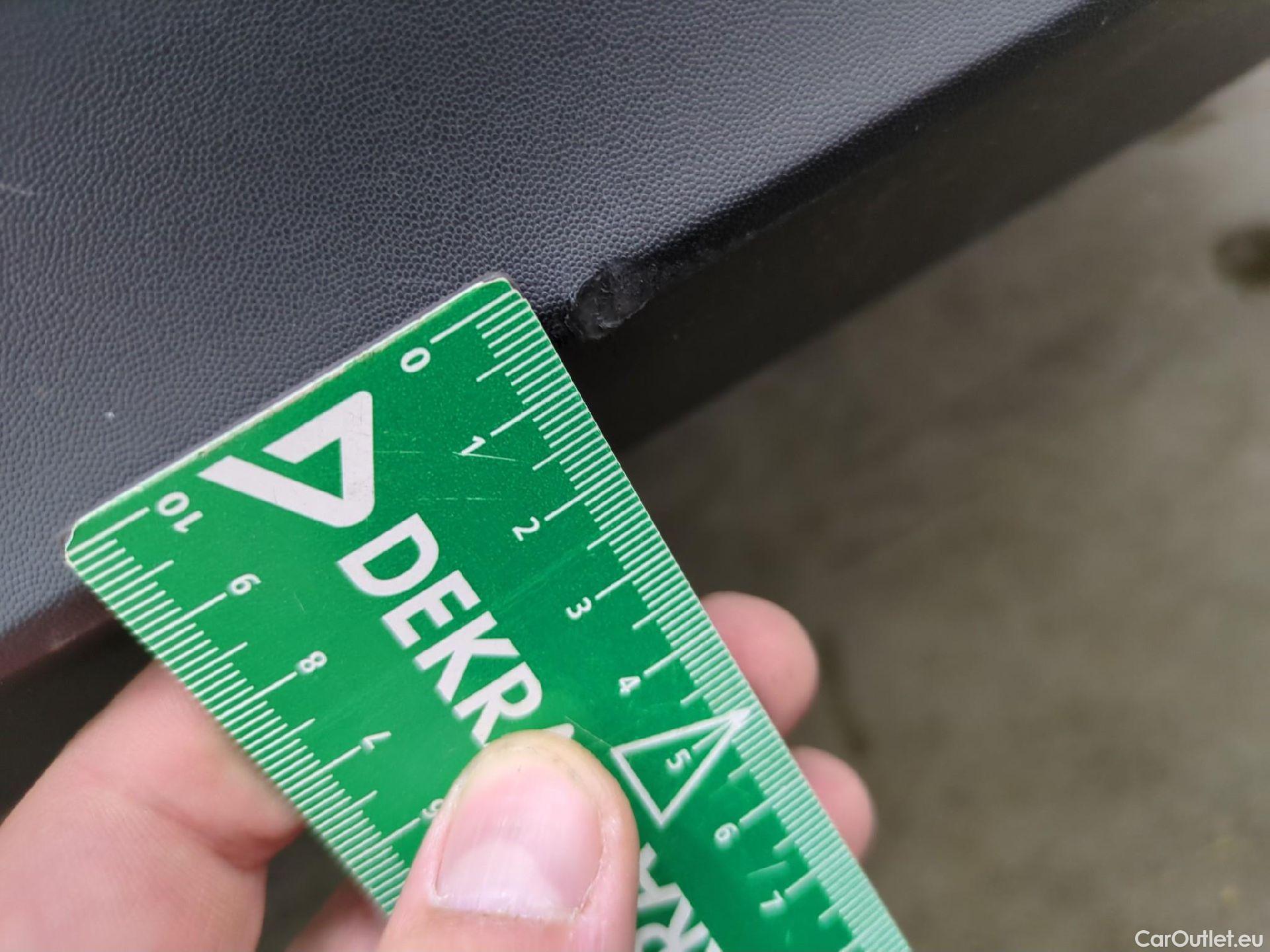  Renault  Megane  IV Estate Evolution 1.3 TCe 140CV BVM6 E6d / VO RECONDITIONNE - PHOTOS AVANT RECONDITIONNEMENT #7