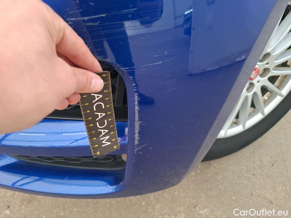  Jaguar  F-PACE  / 2015 / 5P / SUV  Prestige 2L D 180ch BVA 4x4 / TOIT PANO FISSURE #8