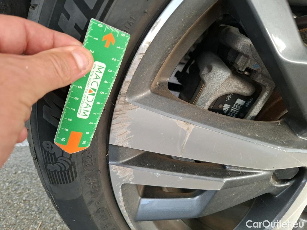  Peugeot  3008  Hybrid 225 Allure Pack 1.6 Plug-In 225CV BVA8 E6d #19