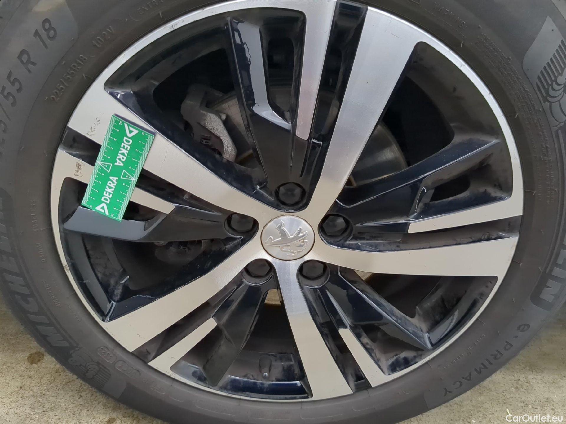  Peugeot  5008  GT 1.2 PureTech 130CV BVA8 7 Sieges E6d #1