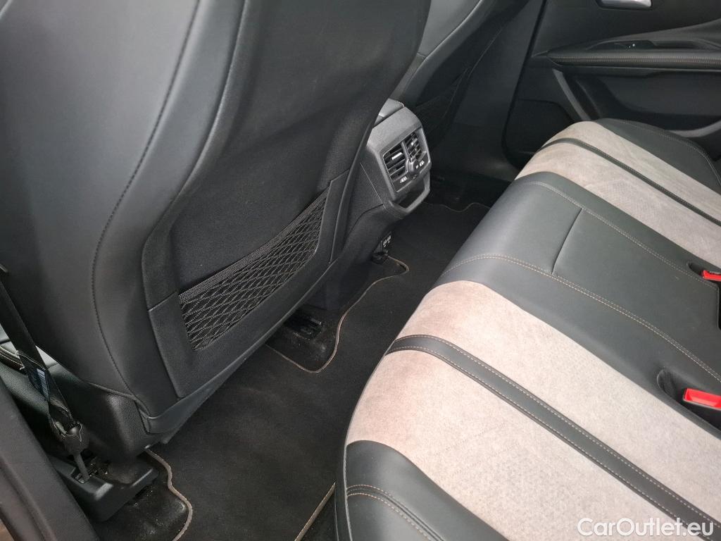  Peugeot  3008 PEUGEOT  / 2016 / 5P / SUV Hybrid 225 e-EAT8 GT #3