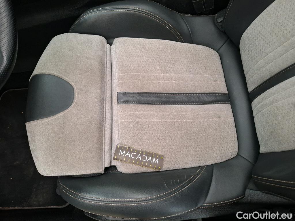  Peugeot  3008 PEUGEOT  / 2016 / 5P / SUV Hybrid 225 e-EAT8 GT #5